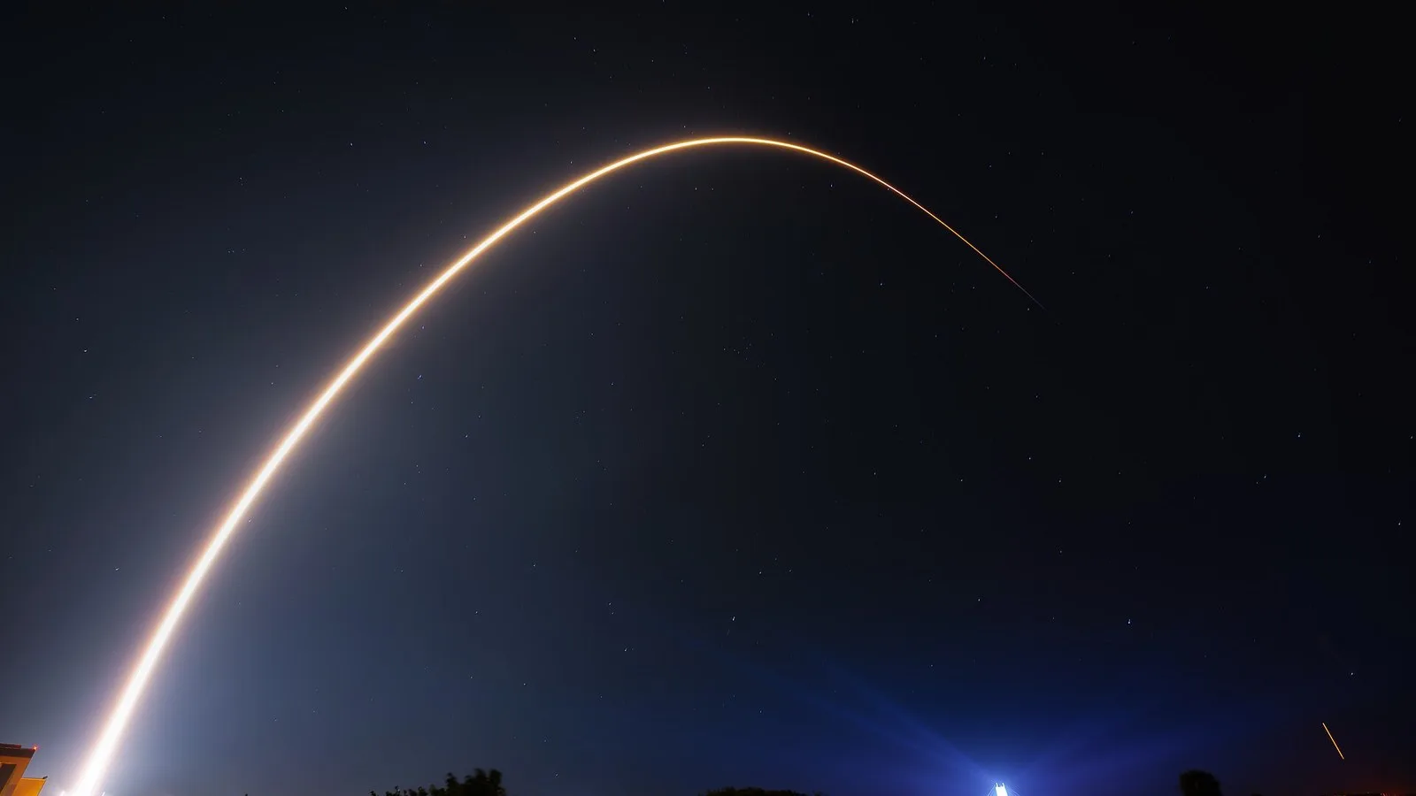 Abstract illustration for: Falcon 9 booster flies its 17th mission on 81st Starlink launch of the year